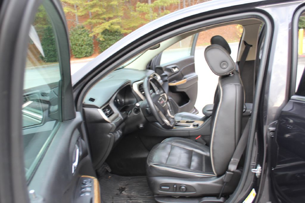 2017 GMC Acadia Image 10