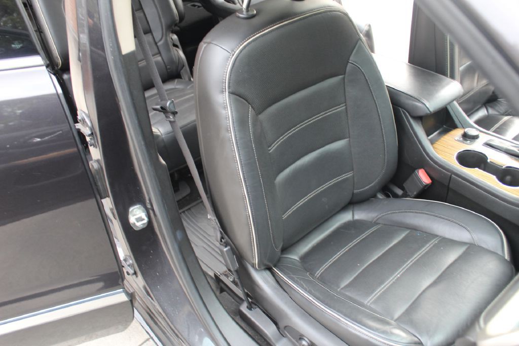 2017 GMC Acadia Image 12