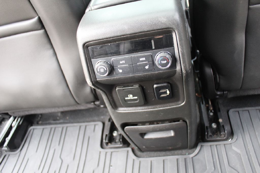 2017 GMC Acadia Image 14