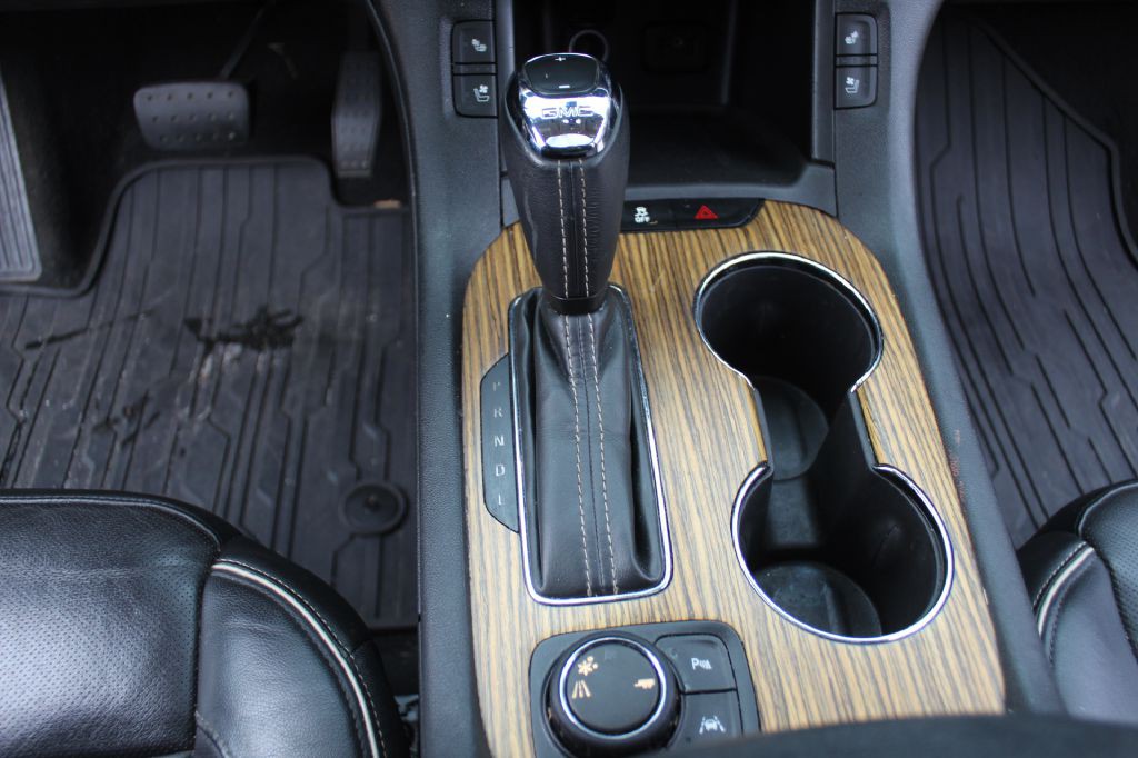 2017 GMC Acadia Image 22