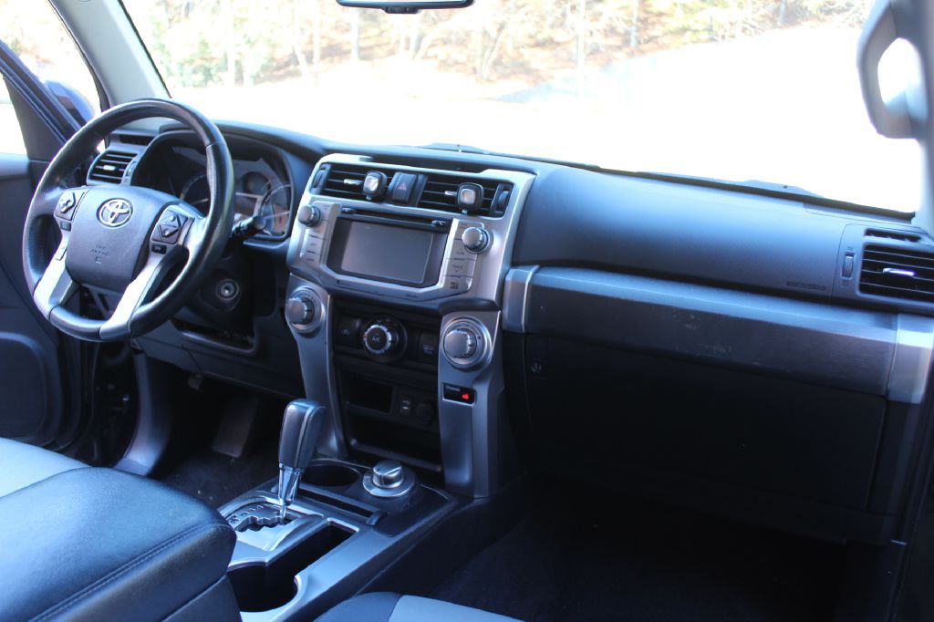 2015 Toyota 4Runner Image 15