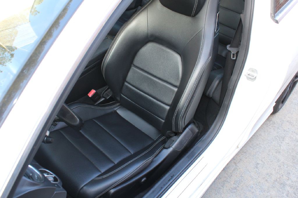 2013 Mercedes-Benz C-Class Image 9