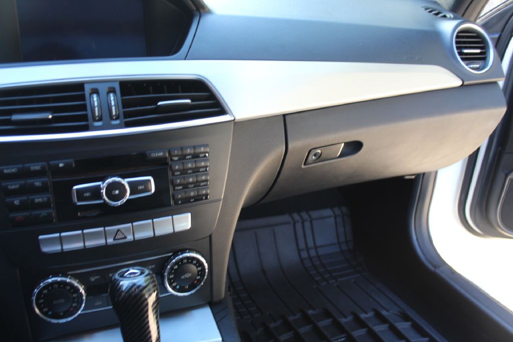 2013 Mercedes-Benz C-Class Image 16