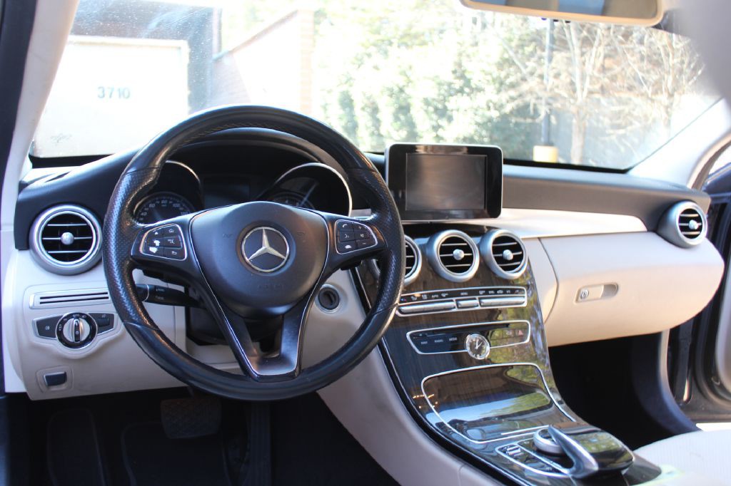 2016 Mercedes-Benz C-Class Image 13