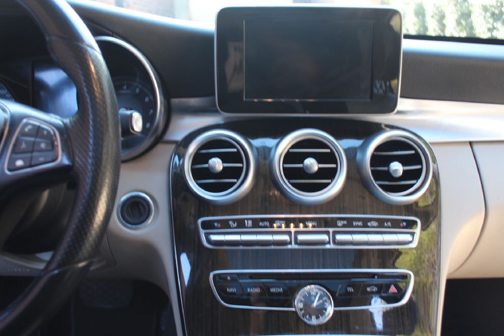 2016 Mercedes-Benz C-Class Image 15