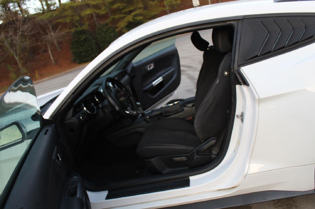 2016 Ford Mustang Image 8