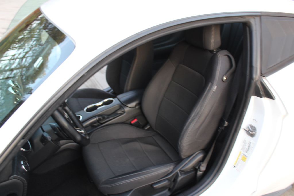 2016 Ford Mustang Image 9