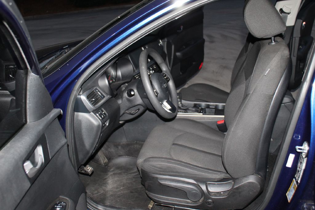 2020 Kia Optima Image 10