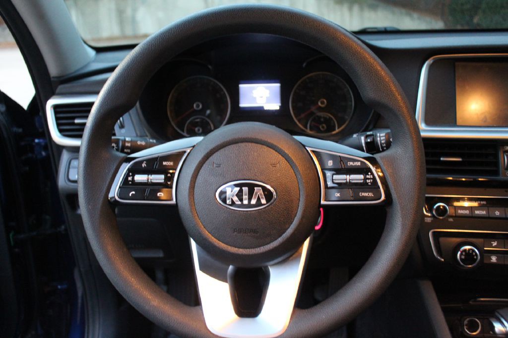 2020 Kia Optima Image 16