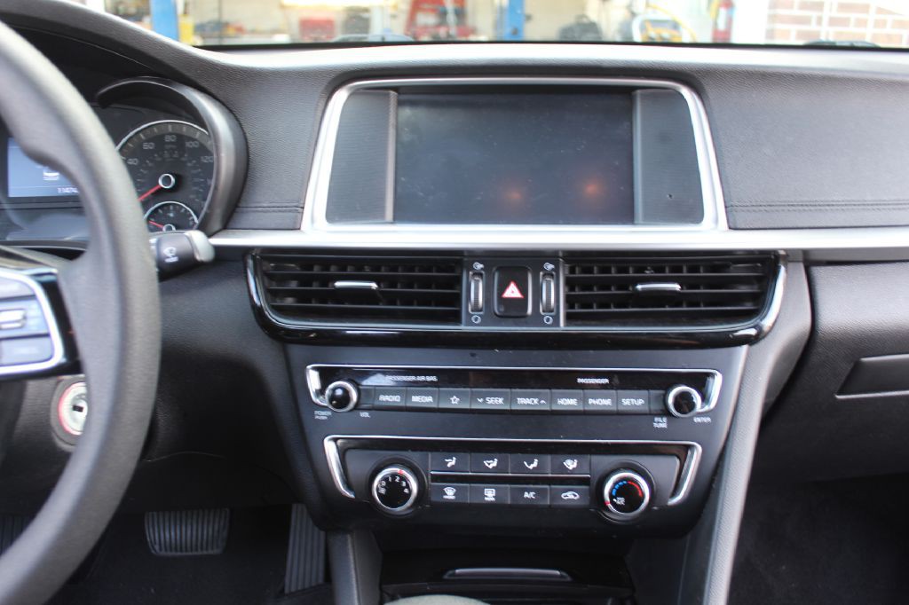 2020 Kia Optima Image 17