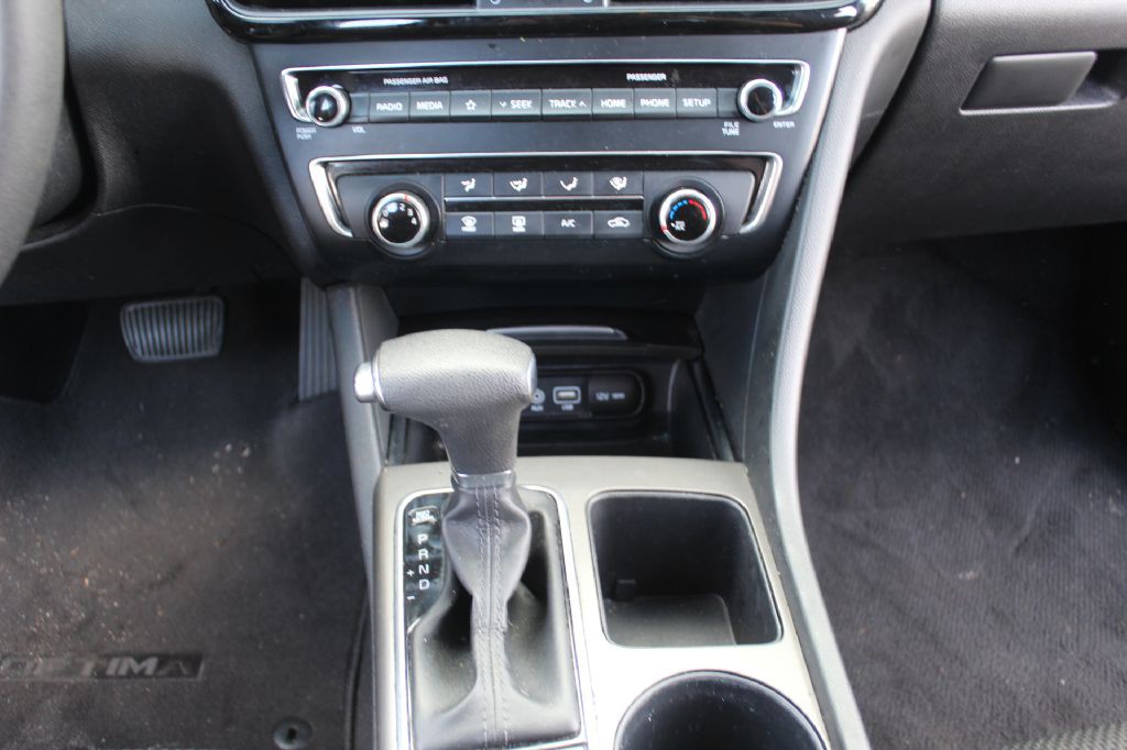 2020 Kia Optima Image 19