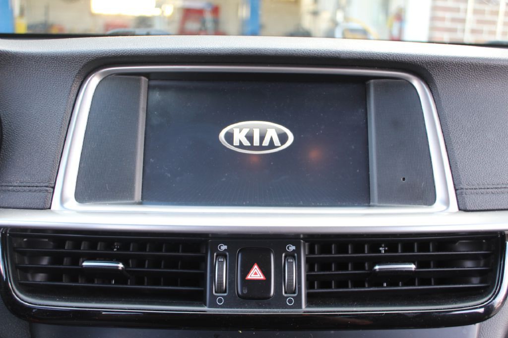 2020 Kia Optima Image 22