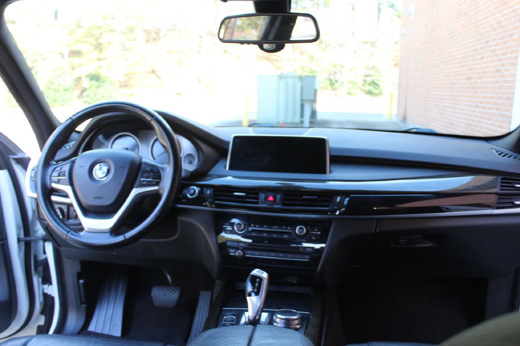 2017 BMW X5 Image 15