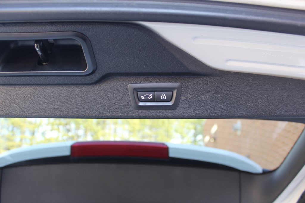 2017 BMW X5 Image 21