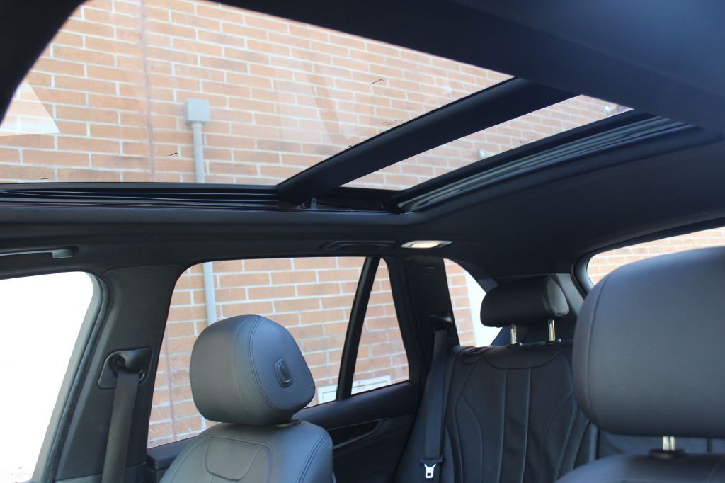 2017 BMW X5 Image 25