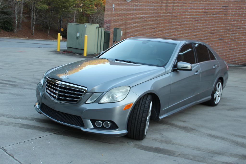 2010 Mercedes-Benz E-Class Image 2