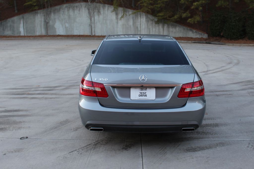 2010 Mercedes-Benz E-Class Image 4
