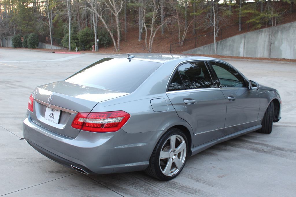 2010 Mercedes-Benz E-Class Image 5
