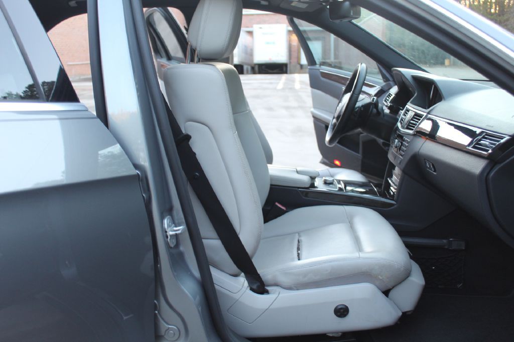 2010 Mercedes-Benz E-Class Image 7