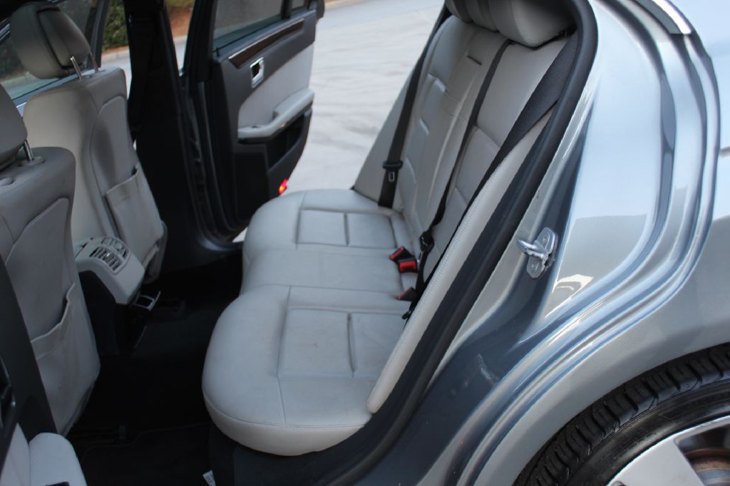 2010 Mercedes-Benz E-Class Image 9