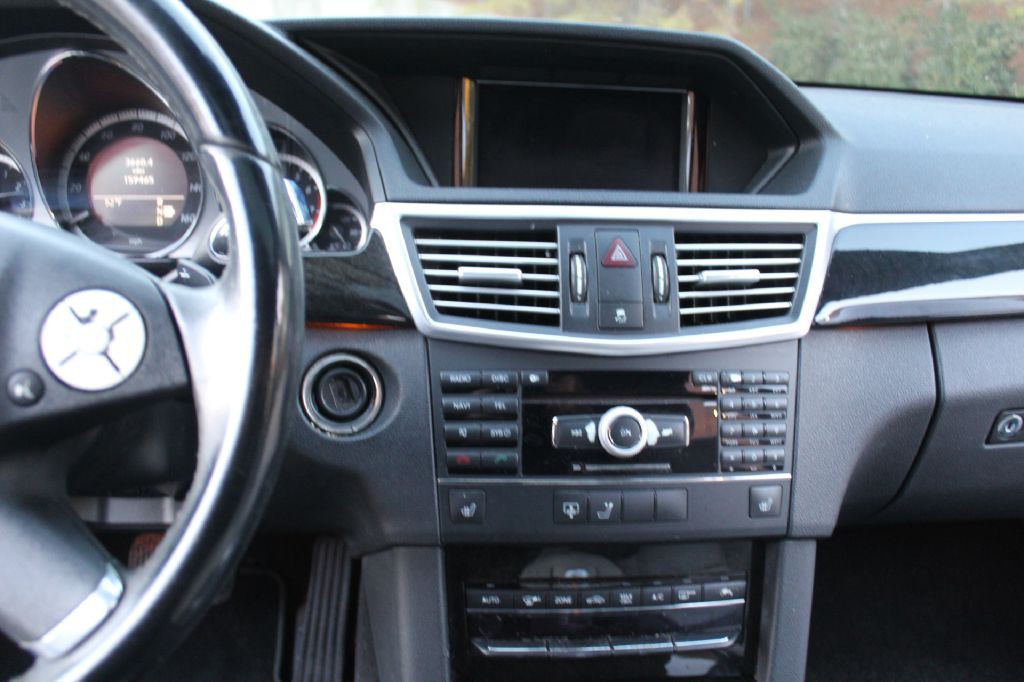 2010 Mercedes-Benz E-Class Image 15