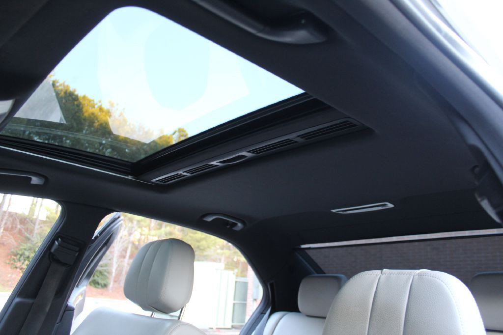 2010 Mercedes-Benz E-Class Image 17