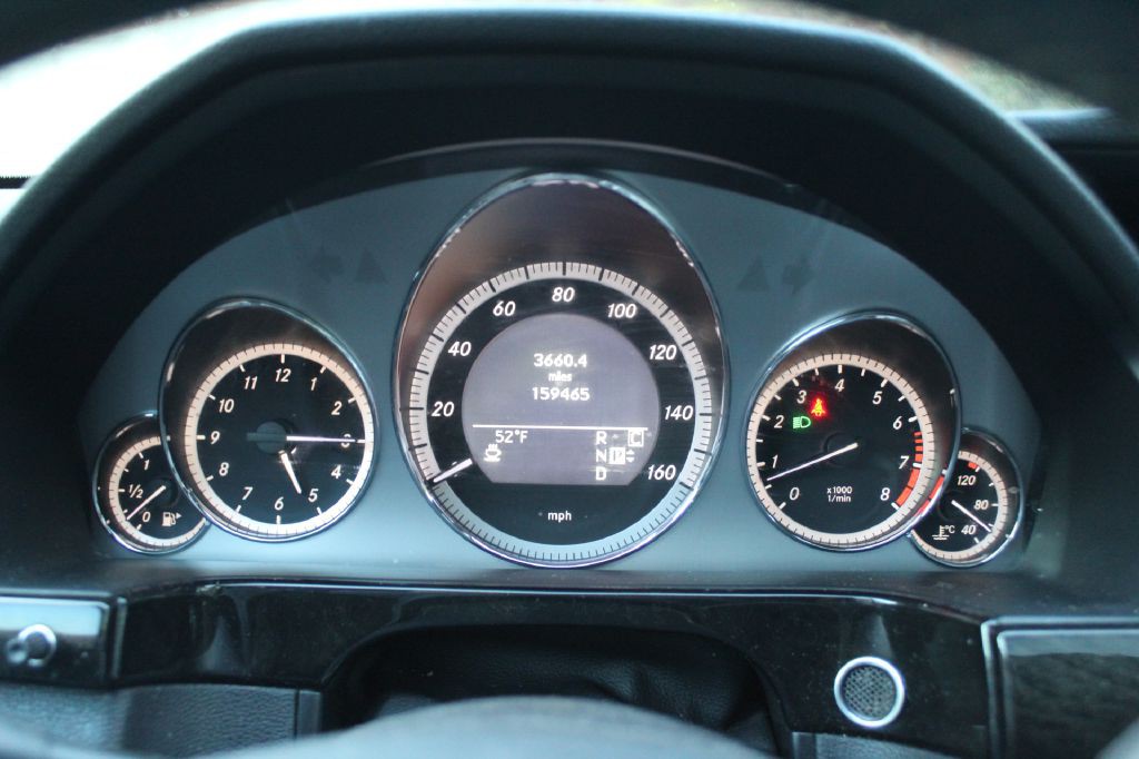 2010 Mercedes-Benz E-Class Image 18