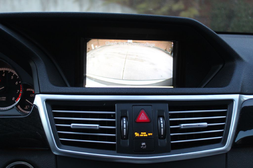 2010 Mercedes-Benz E-Class Image 19