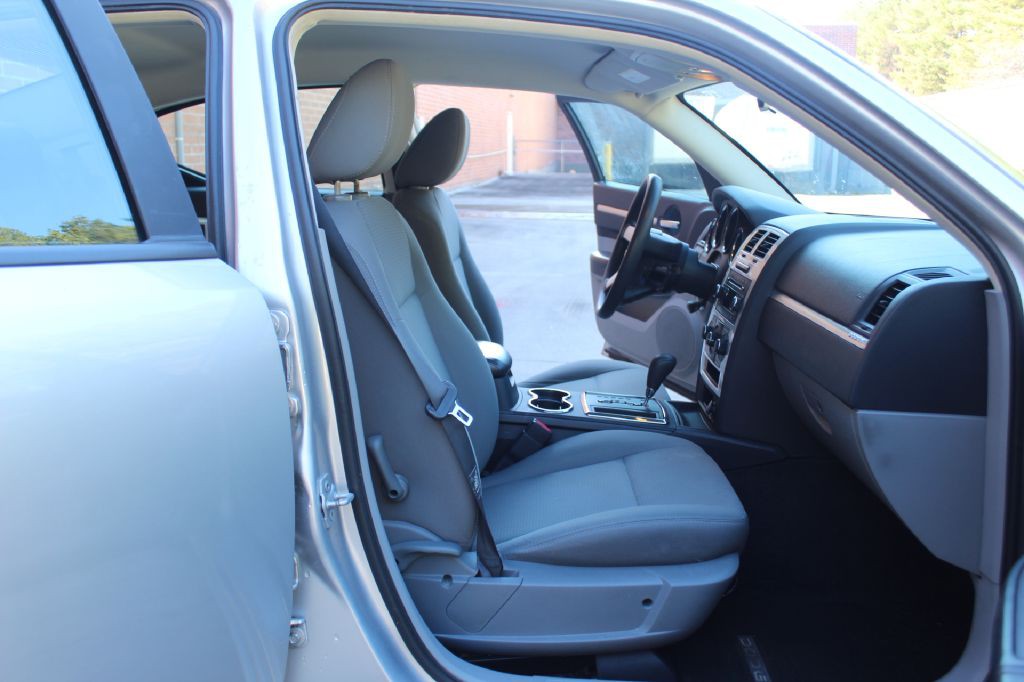 2009 Dodge Charger Image 8