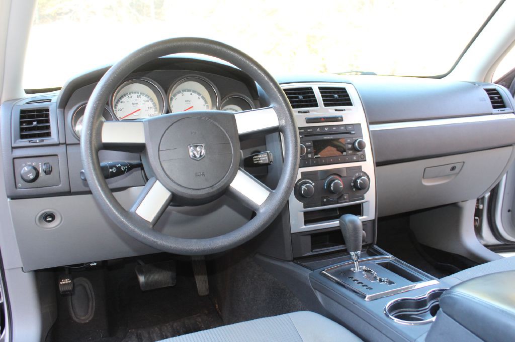 2009 Dodge Charger Image 16