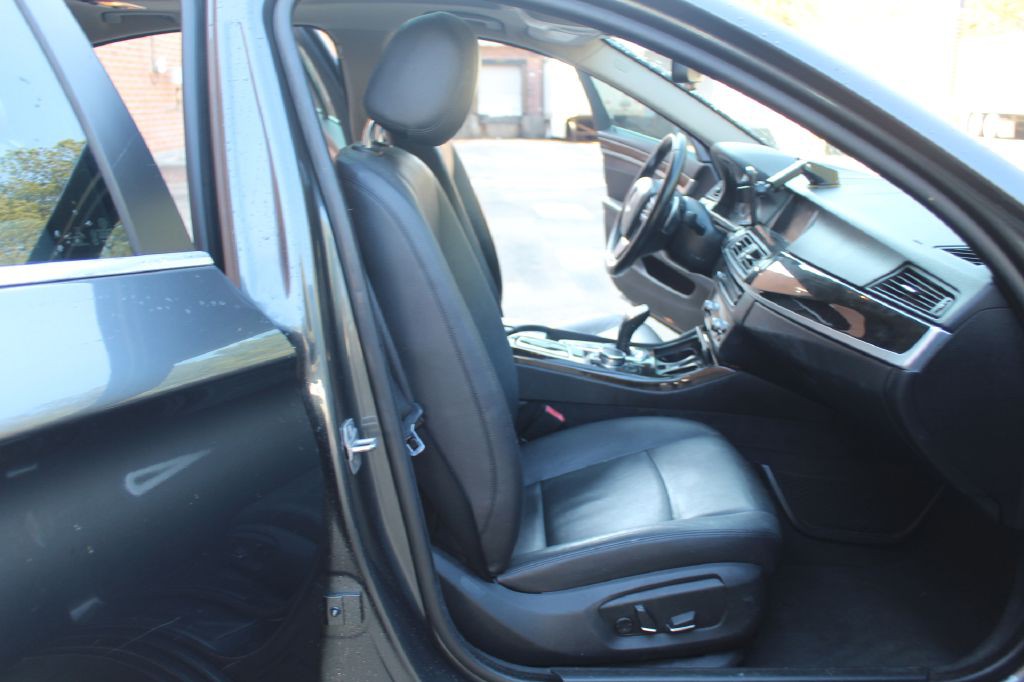 2016 BMW 5 Series Image 7