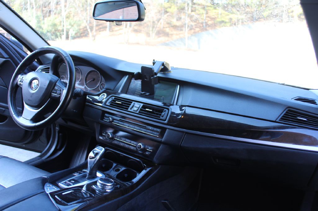 2016 BMW 5 Series Image 13