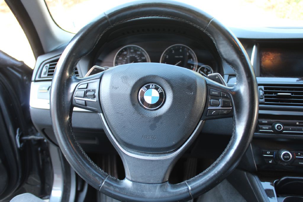 2016 BMW 5 Series Image 16