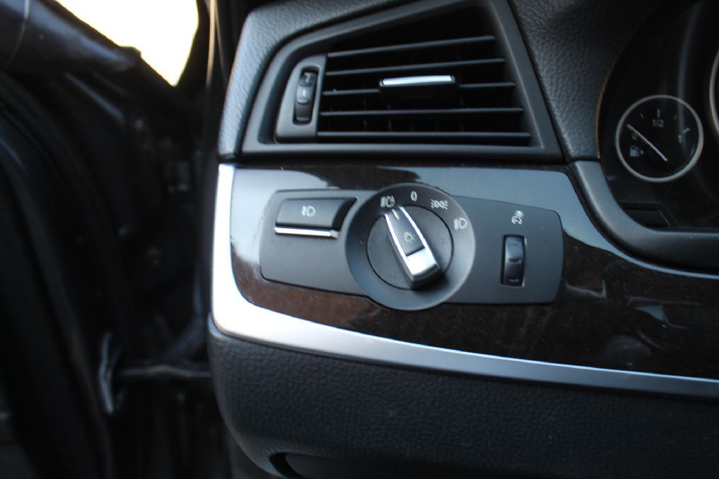 2016 BMW 5 Series Image 20