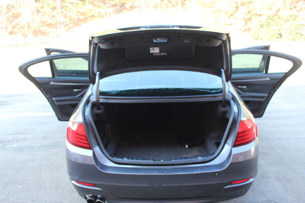 2016 BMW 5 Series Image 22