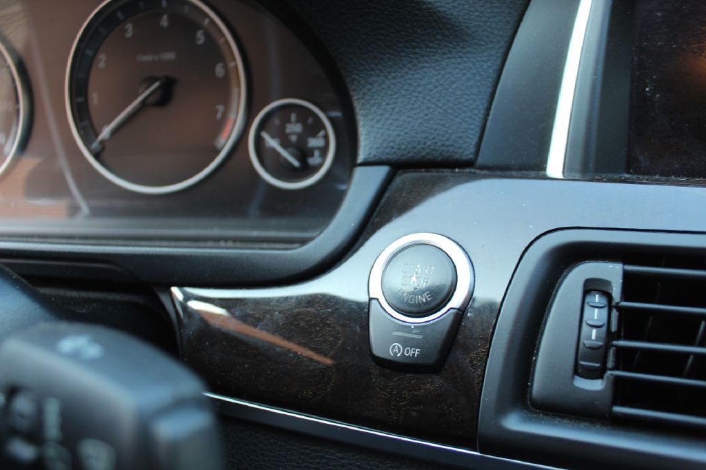 2016 BMW 5 Series Image 25