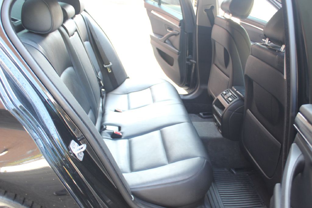 2015 BMW 5 Series Image 8