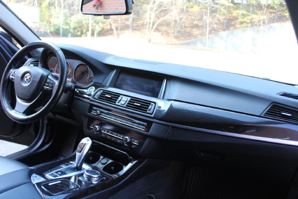 2015 BMW 5 Series Image 13