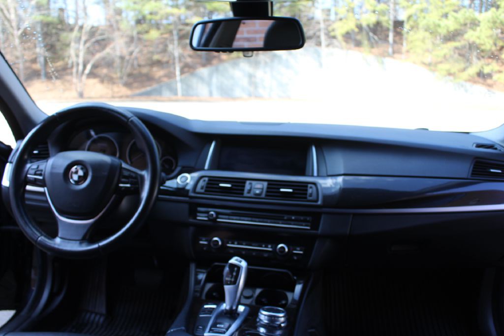 2015 BMW 5 Series Image 14