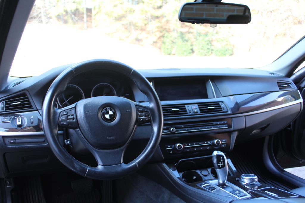 2015 BMW 5 Series Image 15