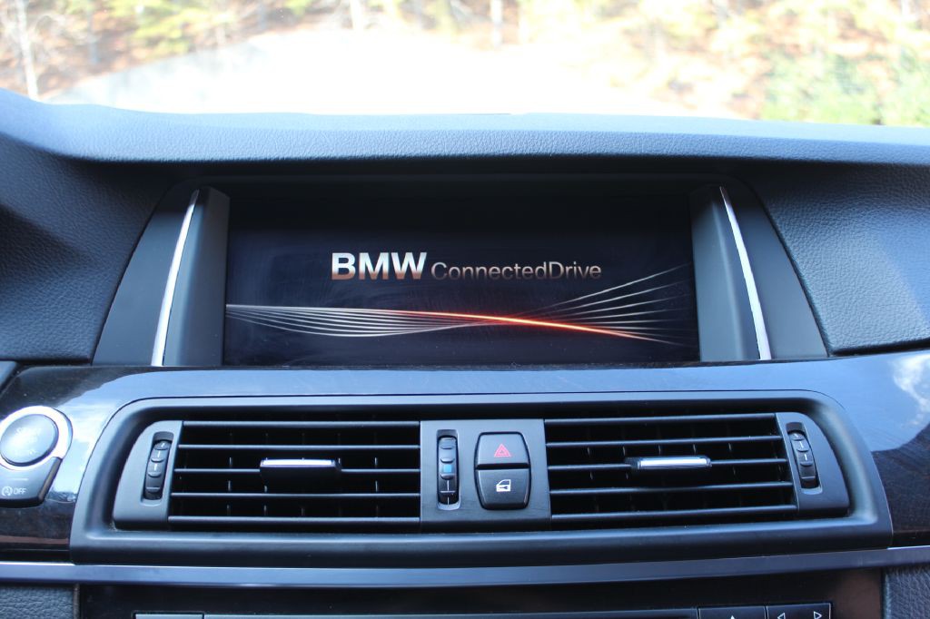 2015 BMW 5 Series Image 20