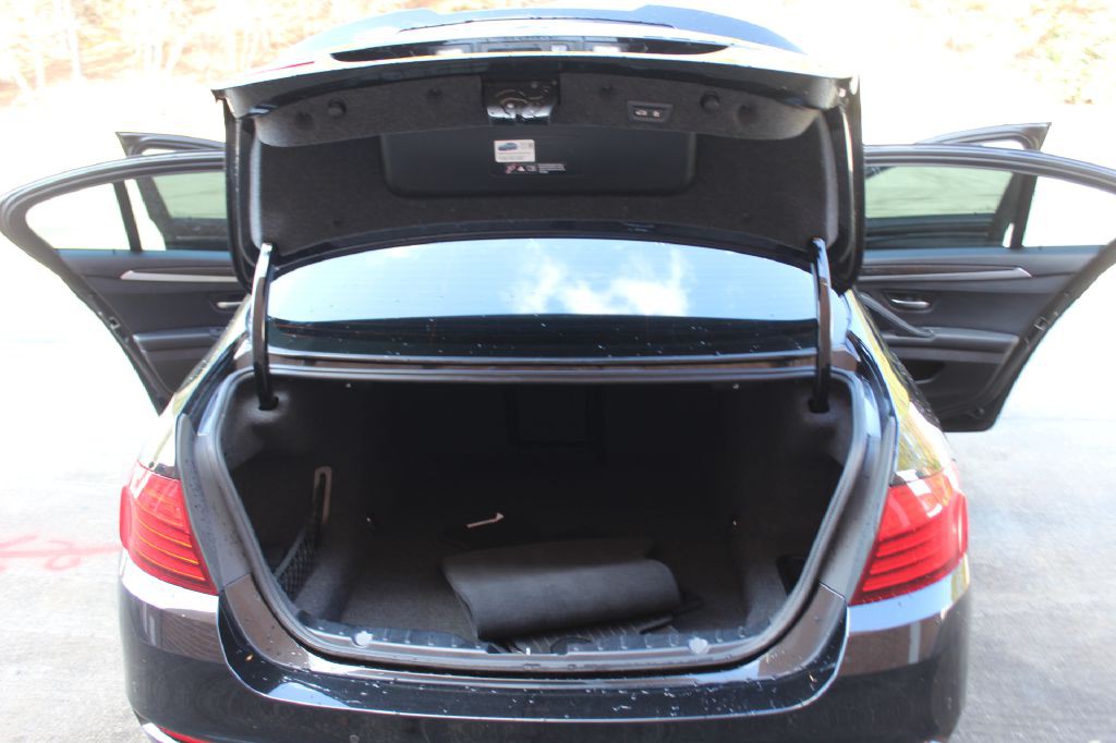 2015 BMW 5 Series Image 22