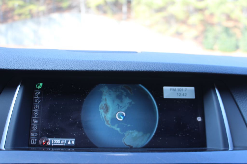 2015 BMW 5 Series Image 24