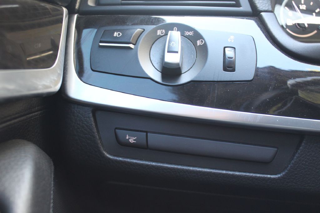 2015 BMW 5 Series Image 28