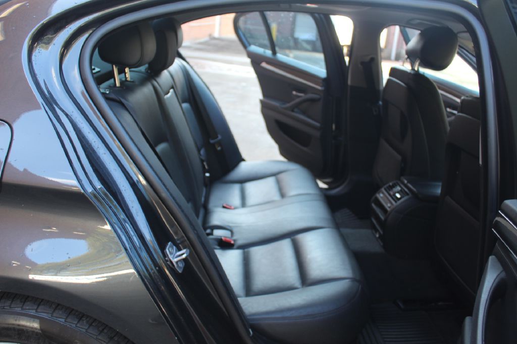 2015 BMW 5 Series Image 8
