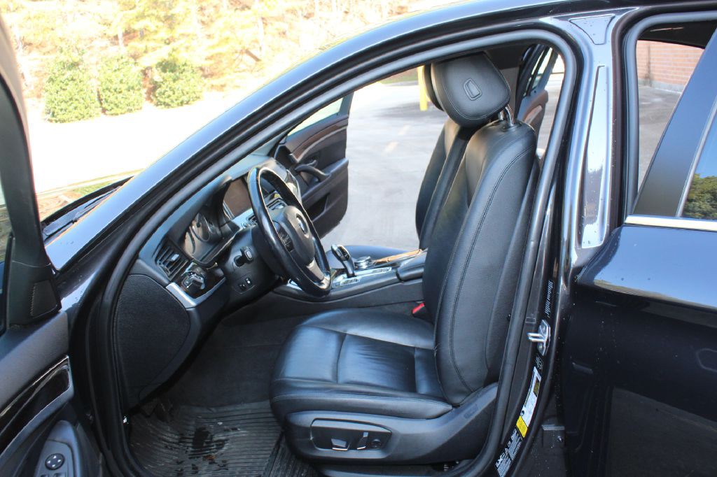 2015 BMW 5 Series Image 10
