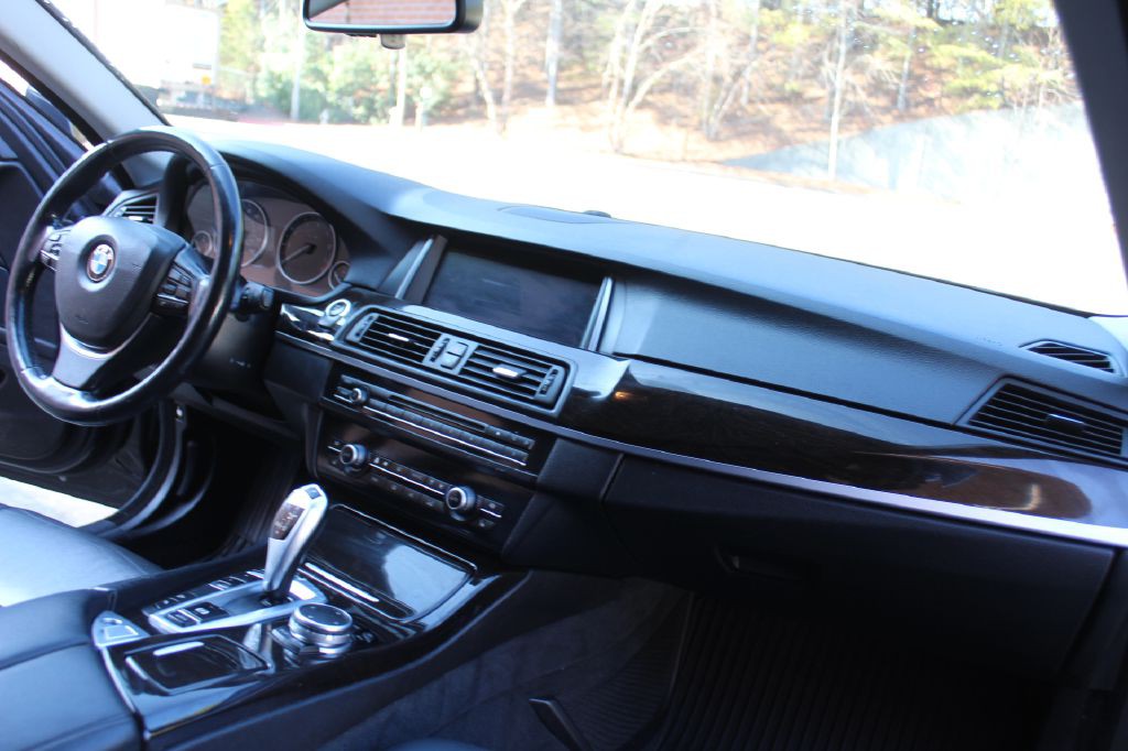 2015 BMW 5 Series Image 15
