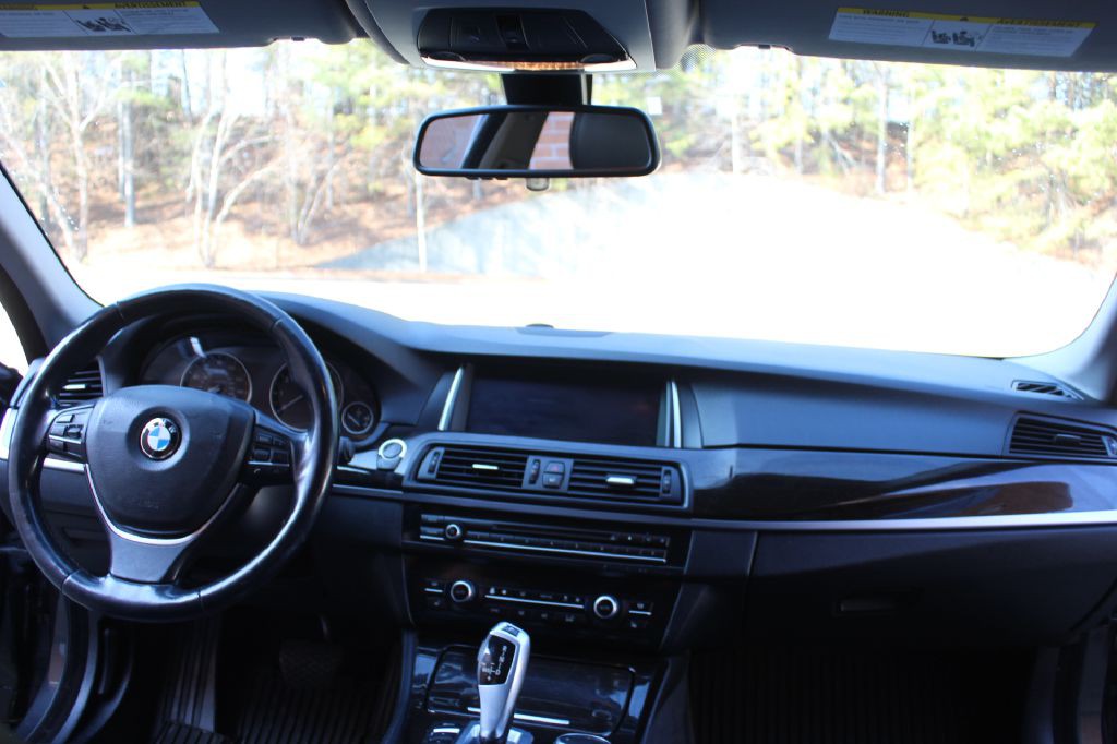 2015 BMW 5 Series Image 16
