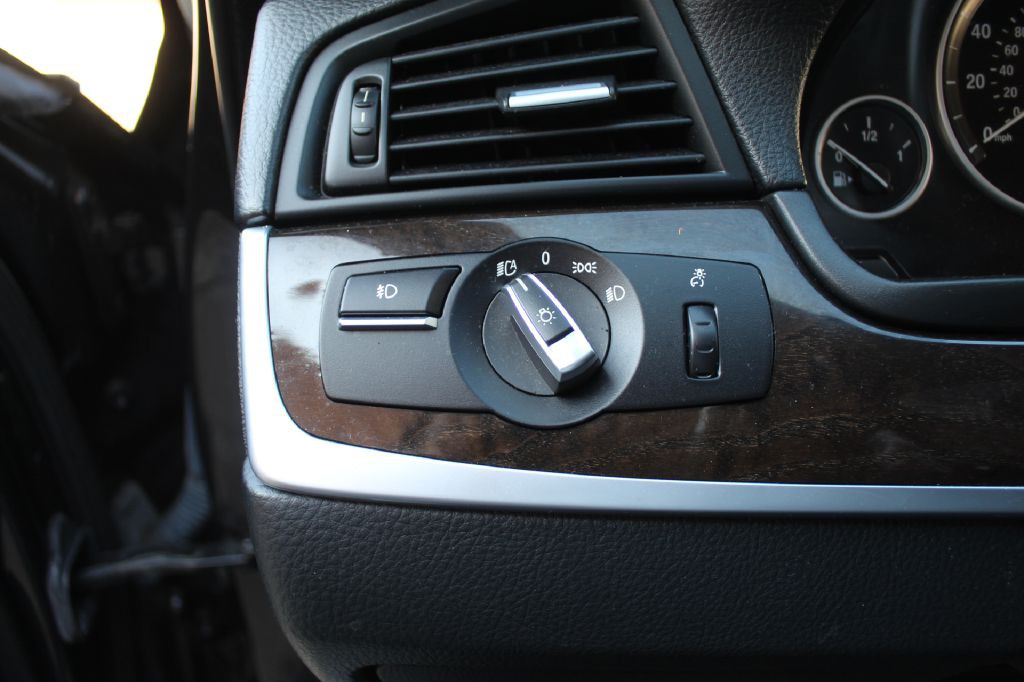 2015 BMW 5 Series Image 22