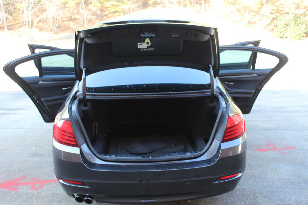 2015 BMW 5 Series Image 23